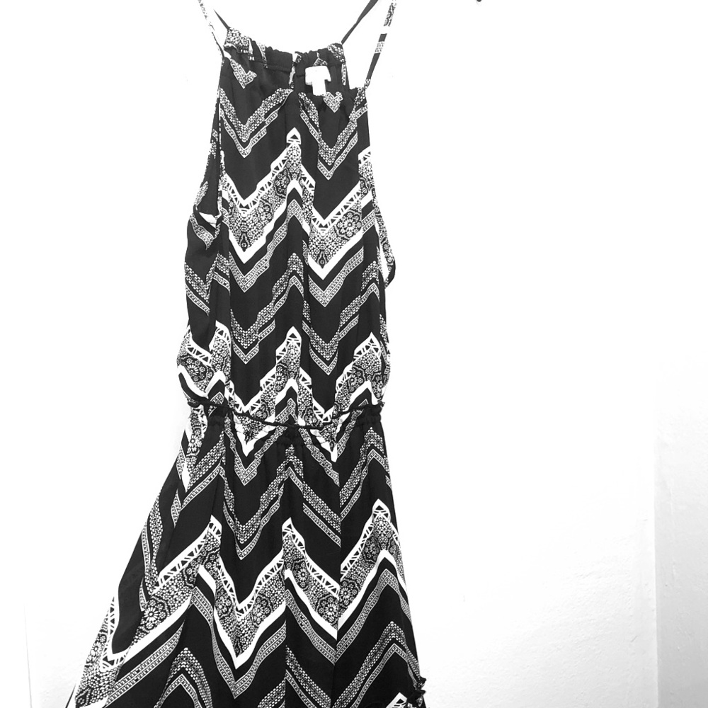 Black and white chevron print dress (xs)